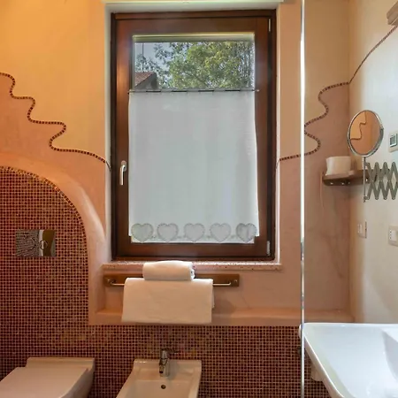 Alpuntogiusto Bed & Breakfast *